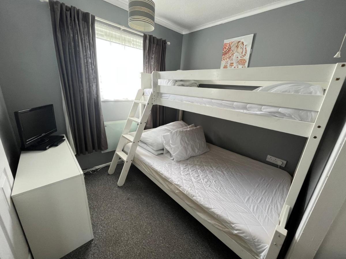 Signature, Scratby - Two Bed Chalet, Sleeps 7, Free Wi-Fi, Bed Linen And Towels Included, Pets Welcome And Onsite Entertainment Available ภายนอก รูปภาพ